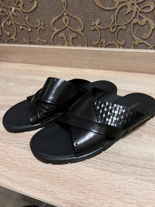 Чоловічі Шкіряні шльопанці сандалі розмір 44 karlo pazolini