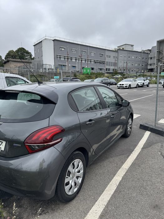 Peugeot 208 1.2 gasolina