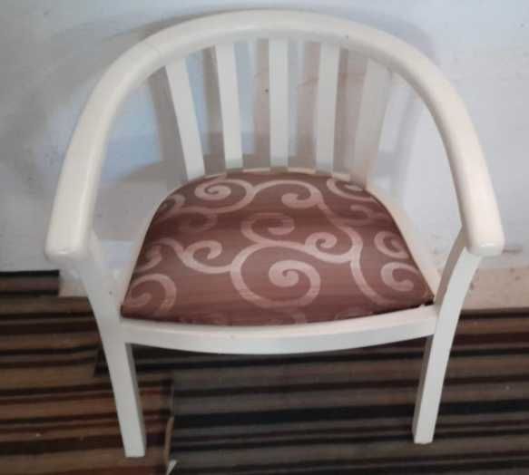 Round Shape Chair