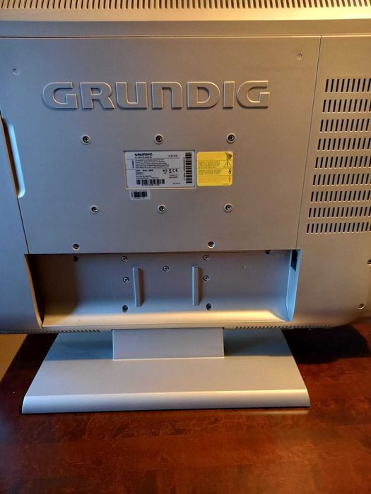 Telewizor GRUNDIG 32 LXW 82-8600 DL
