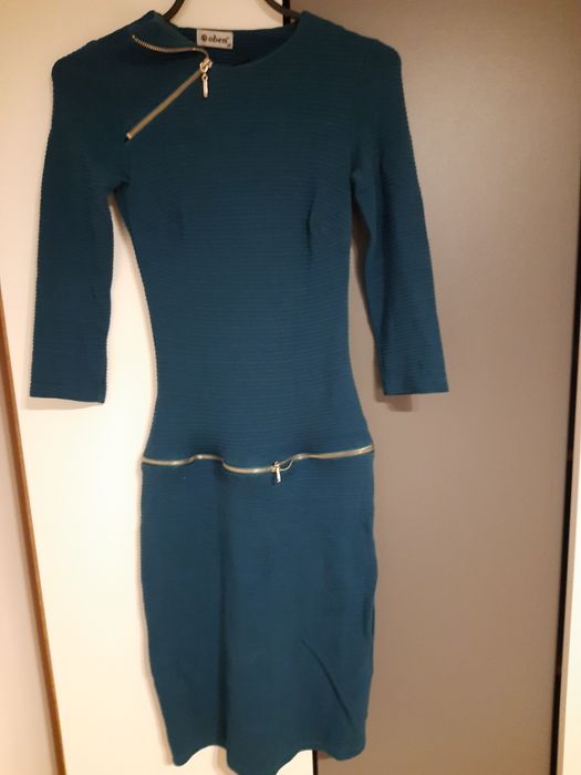 36 elegancka sukienka turkusowa midi