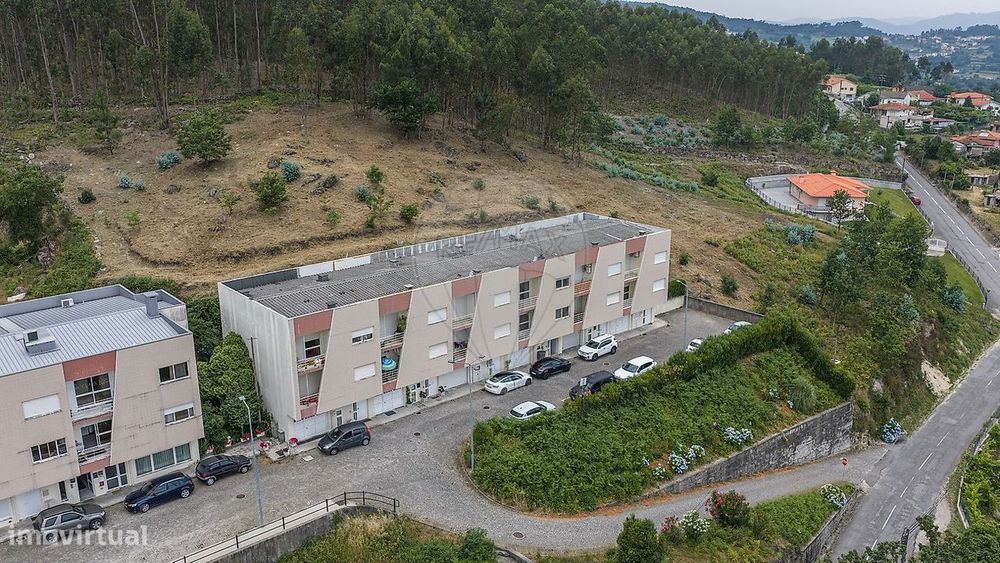 Moradia T4 para venda