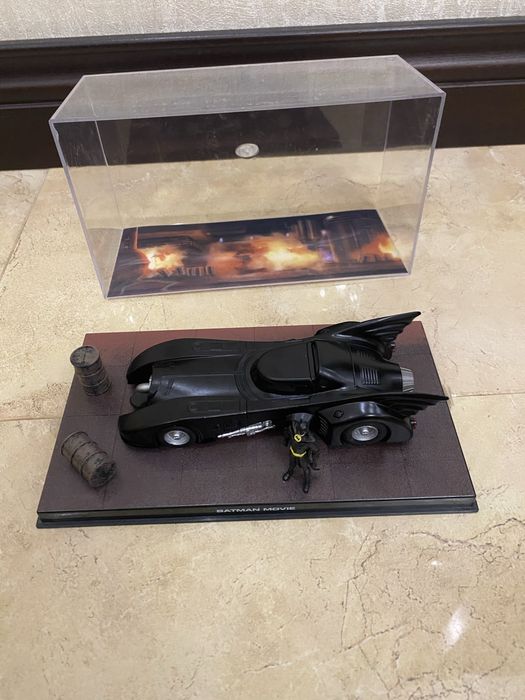 Модель Бэтмобиль Batmobile Batman Collection 1:43 бокс
