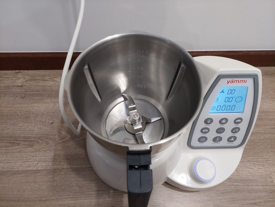 Vendo Yammi 2 + copo XL
Usada e sem garantia , Acessórios incluídos