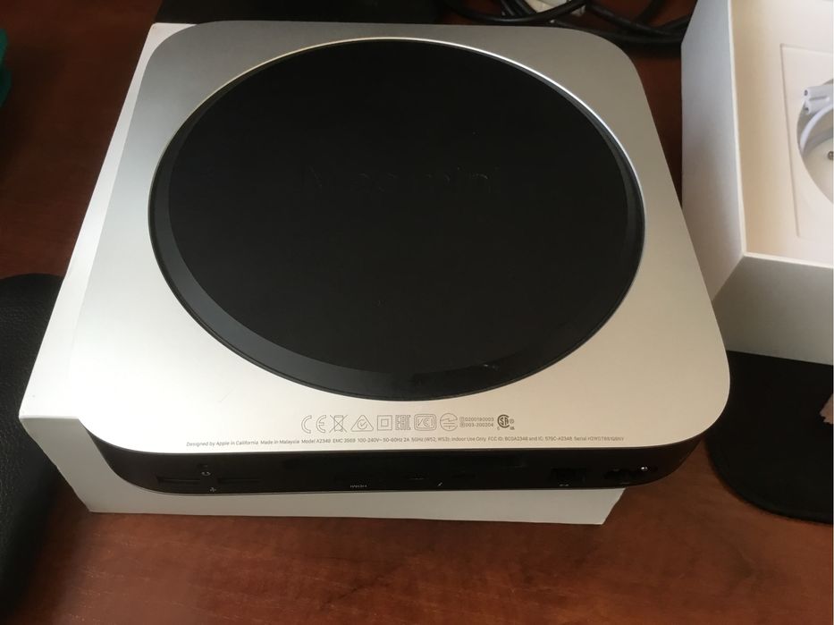 Mac mini 2020 8gb memory,256gb ssd