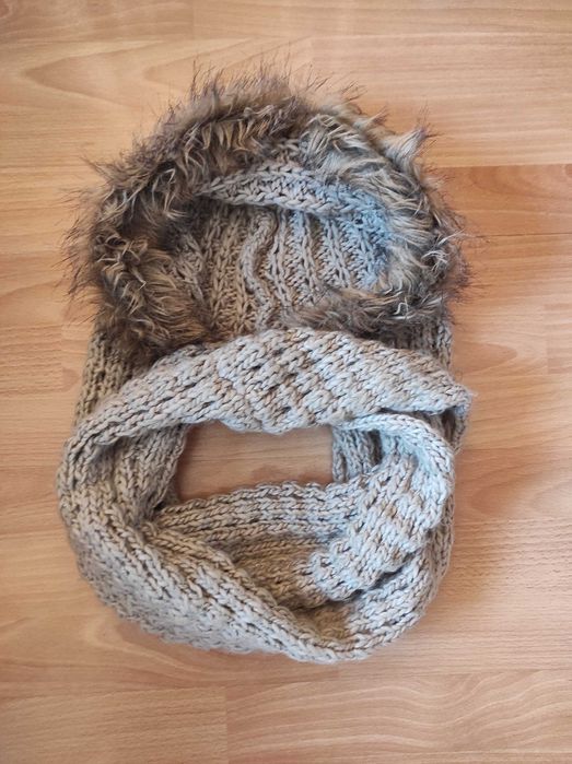 Szal szalik z kapturem damski 100 cm