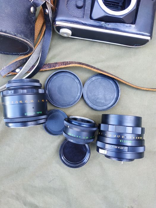 Фотоапарат Зенит Е объективы Гелиос -44-2 и Helios-44М