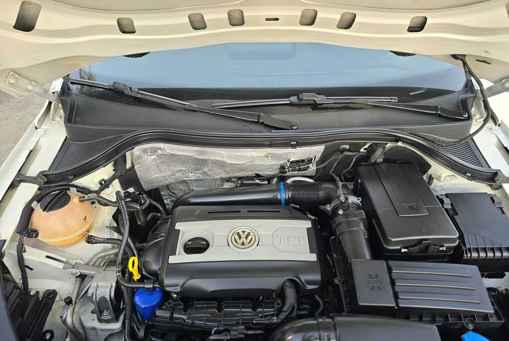 Volkswagen Tiguan S      2016