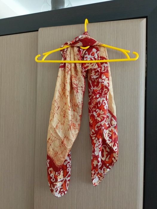 Elegancka jedwabna apaszka HS - piękne, żywe kolory!