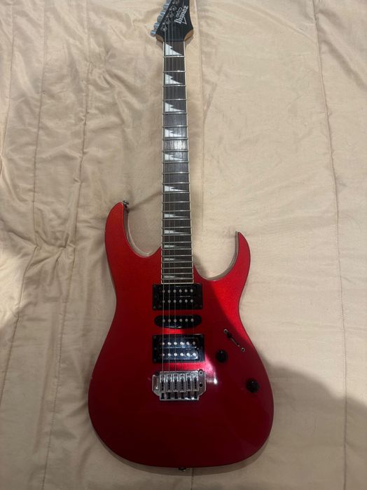 Guitarra ibanez como nova