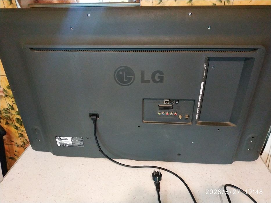 Телевизор LG 42LB580V на запчасти