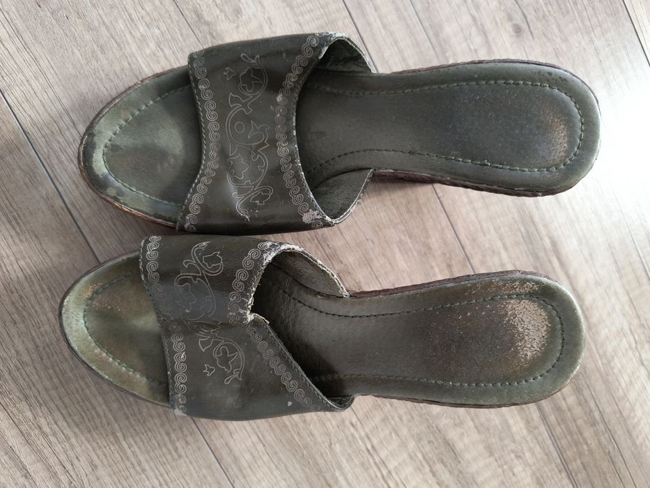 Klapki damskie na koturnie rozmiar 38