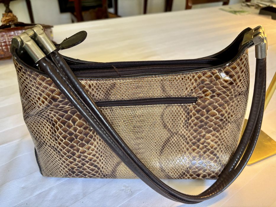 Mala da “Gucci”, imitação