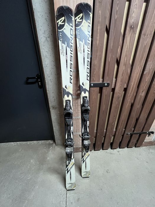Narty Rossignol zenith carbon
