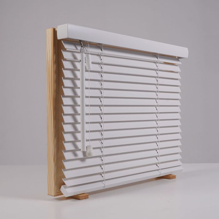 Zaluzja drewniana 25mm 685 x 2310  biala Nowa