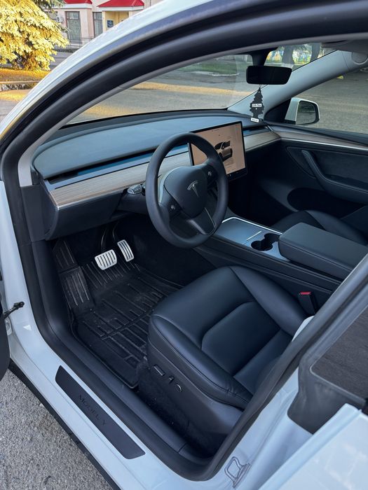 Tesla model Y Perfomance 2023