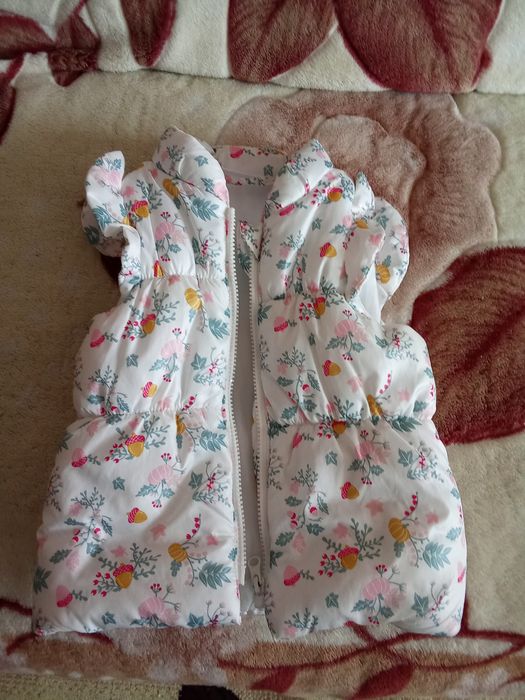 Безрукавка для дівчинки