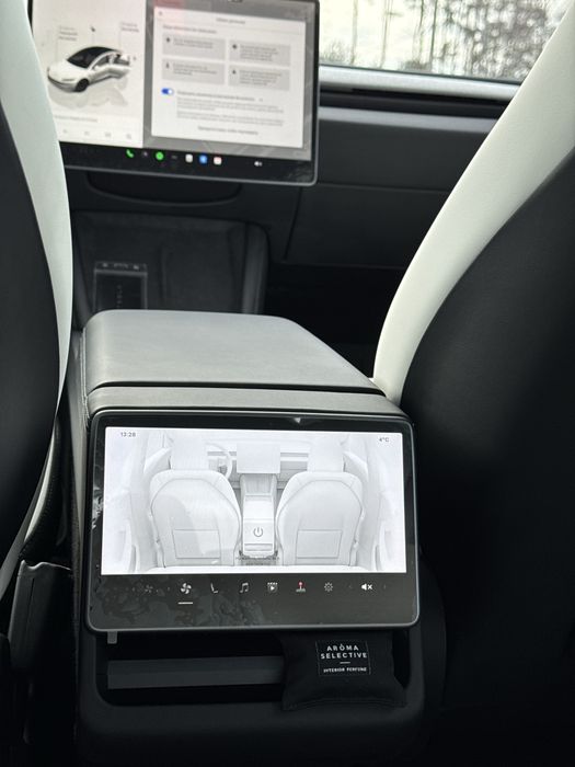 Tesla model 3 long range