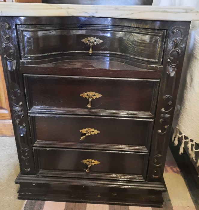 Cómoda e 2 mesas cabeceira