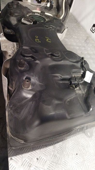 Бензобак Audi Q3