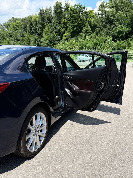 Продаю Mazda 3 TOURING