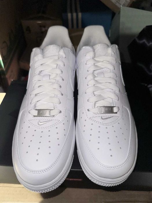 Nike Air Force 1 Low Supreme White r.41