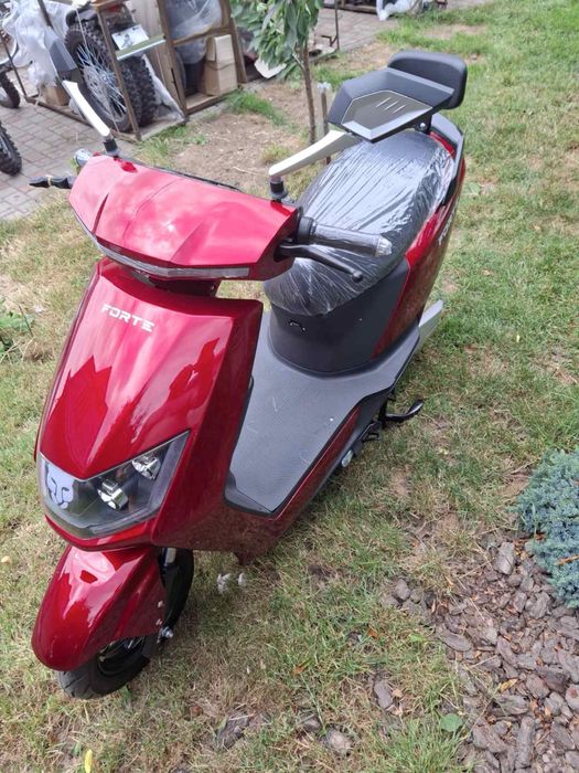Скутер акумуляторний FORTE T3