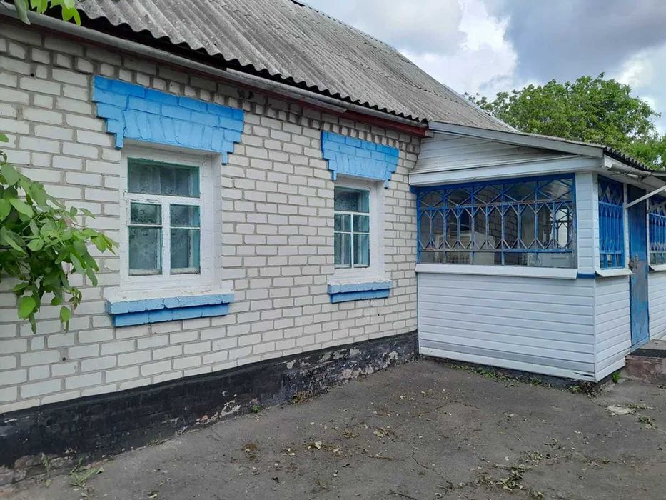 Продаж будинку в селі Берестянка.Літня кухня,погріб,криниця.