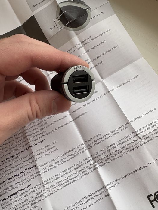 Зарядне у прикуррювач BMW оригінал