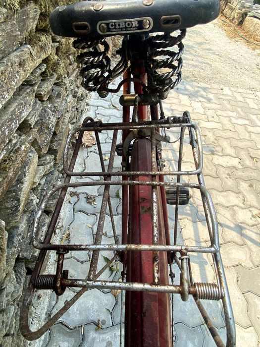 Bicicletas Antigas: tipo YEYE e Motobecane