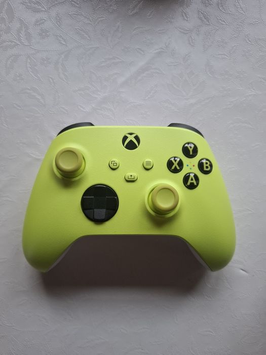 Konsola Xbox series-s + pad
