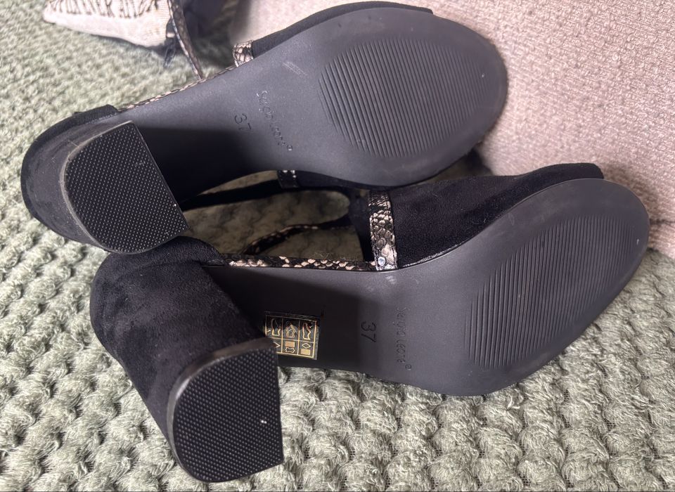 Sandalki na slupku 37