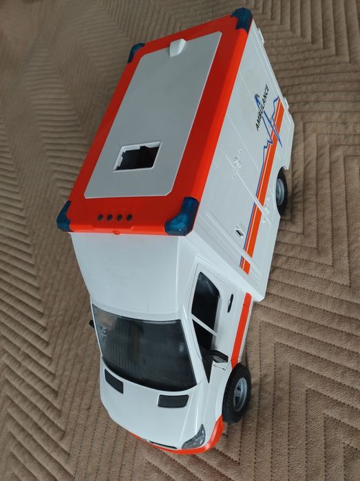 Bruder karetka ambulans kosiarka