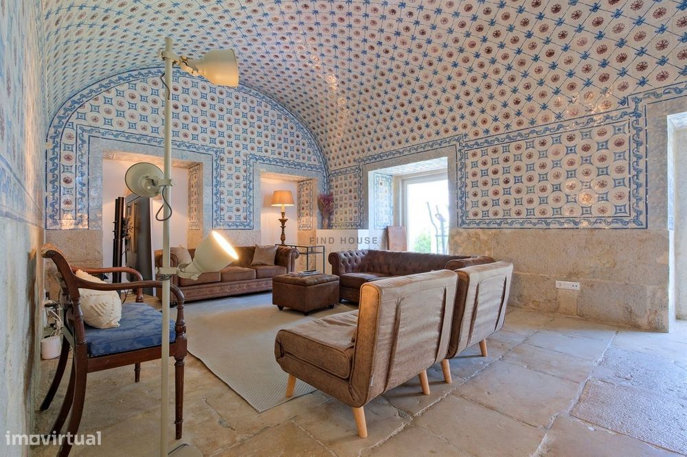 Apartamento T3+1, em condomínio privado com piscina, no Restelo