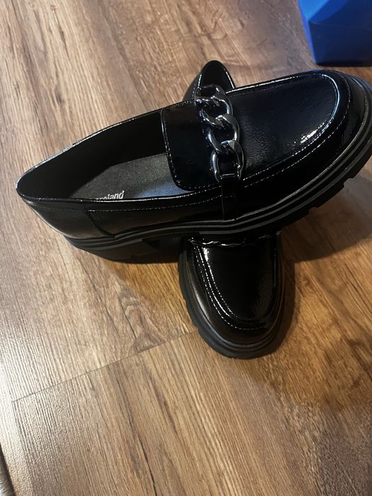 Mokasyny jak nowe dziewczynka