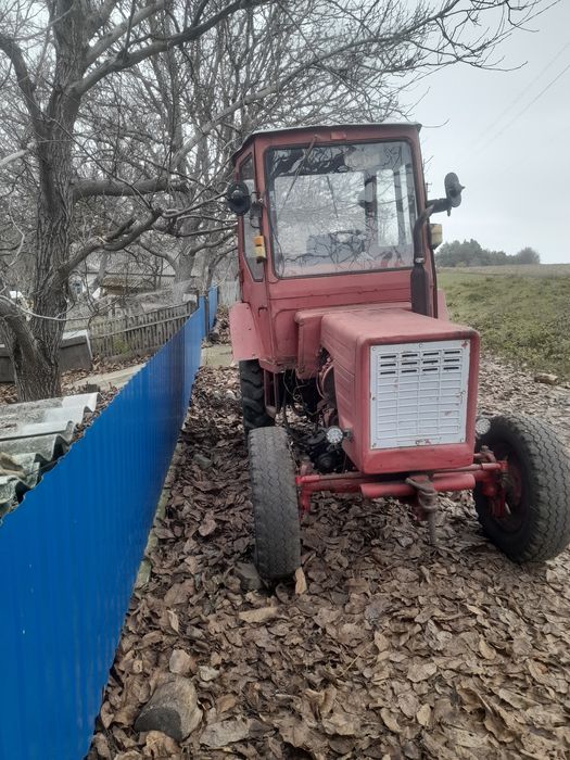 Трактор т 25 в хорошем состоянии