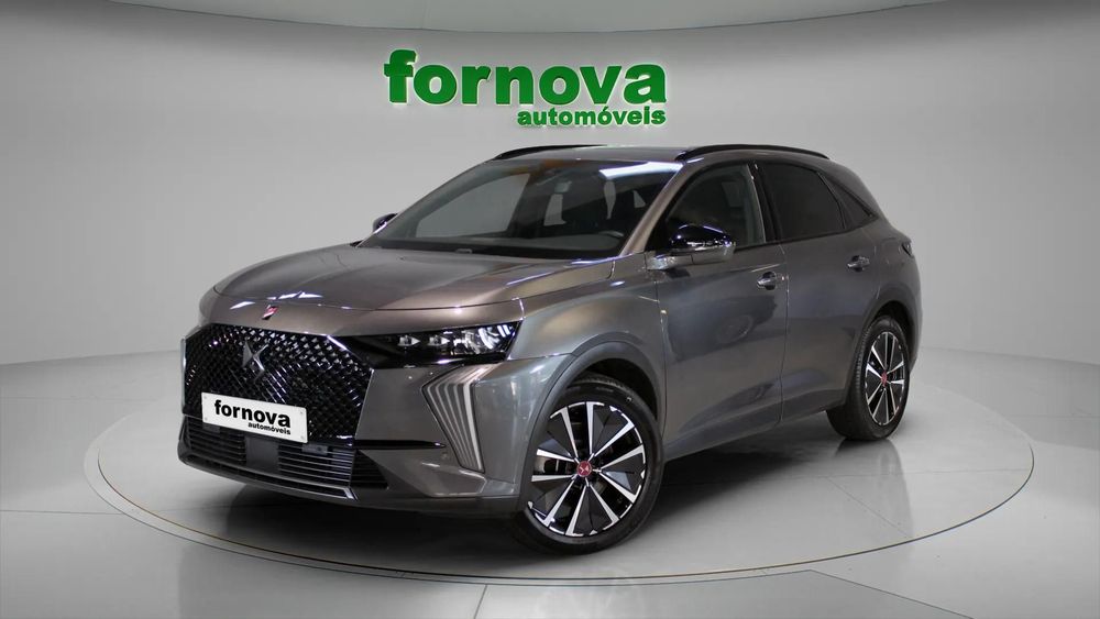 DS DS7 4x4 300 Performance Line +