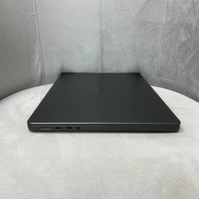 MacBook Pro 14 2025 { M5 | 24gb | 1Tb SSD } офіційна гарантія . 97669SV