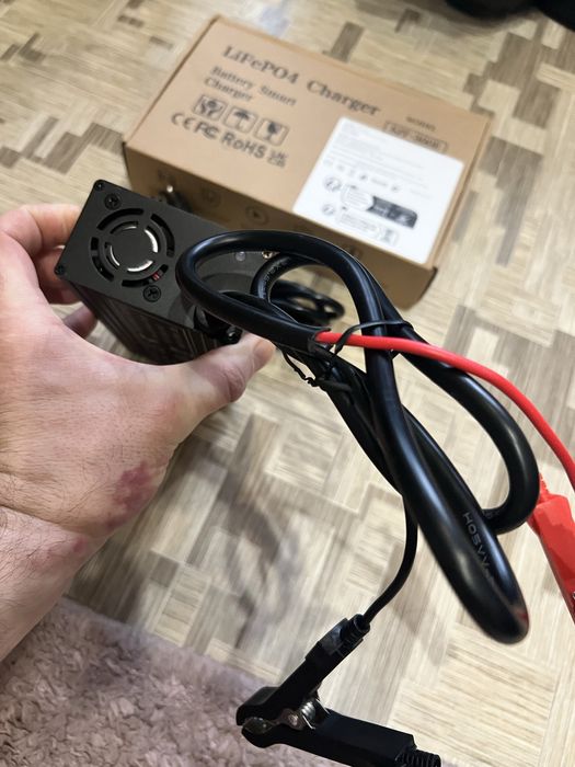 Продам зарядное для аккумулятора SJT-300E 14,6V 20A LiFePO4.