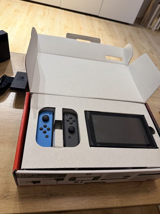 Nintendo Switch V2 Super Stan  Szkło, Etui 2 joycon, stacja komplet