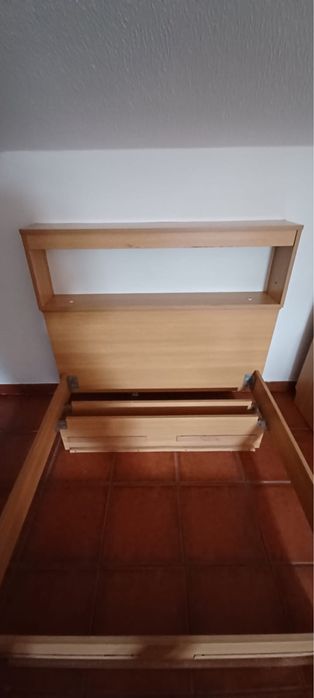 Vendo cama de solteiro com gavetas