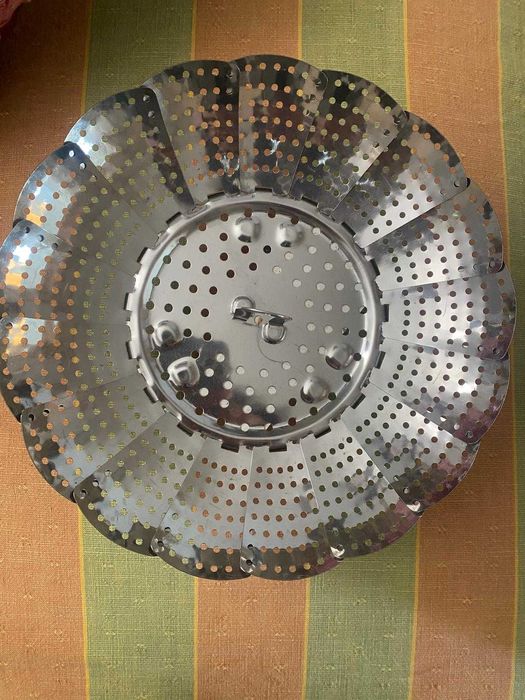 Cesta em inox para cozer a vapor