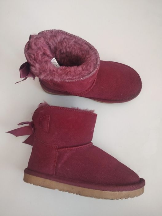 Угі для дівчинки 31 розмір.