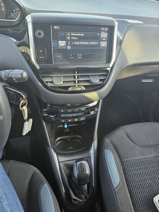 Peugeot 208 1.6 de 100cv hdi