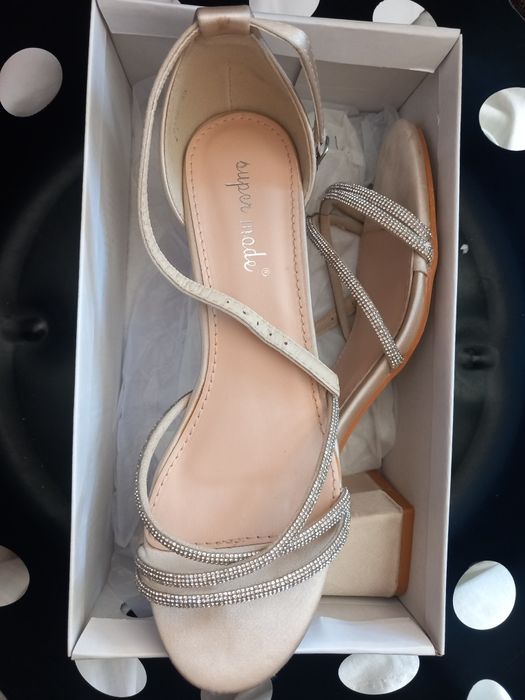 Vendo sandalia de Cerimónia