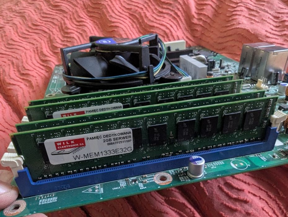 Serwer Xeon X3430 2.4 GHz 8gb S3420GP W-MEM1333E32G