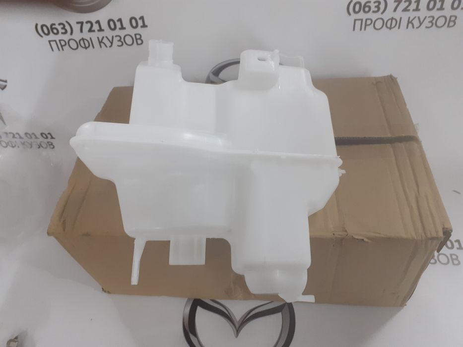 Корпус повітряного фільтра, бачок омивача Мазда 3, 6, СХ5, СХ50, СХ30