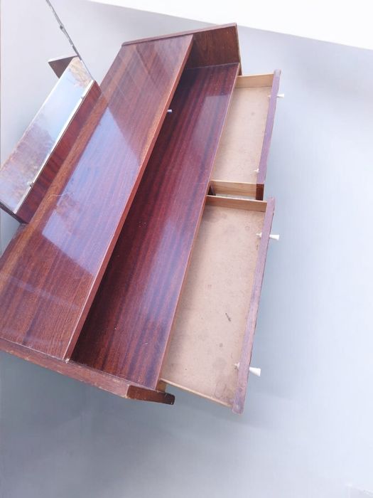 Трюмо с тумбой .