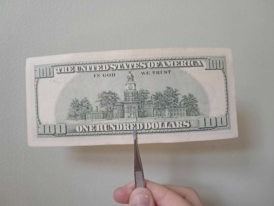 Купюра в колекцию 100$ долларов 2006 года со звездой* Замещенная серия