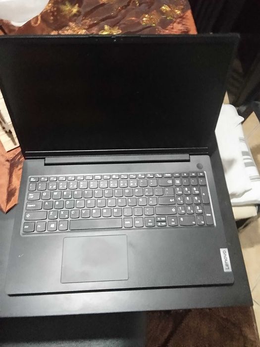 Portátil lenovo semi-usado